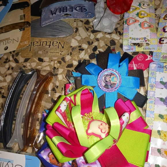 4 piece Hair accessories - Picture 5 of 6